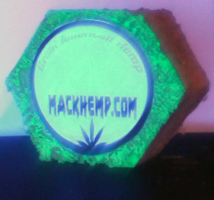 mackhemp001013.png